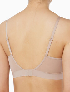 Buy 여성 인비져블 NSE 메쉬 AF 푸쉬업 플런지 in color CEDAR