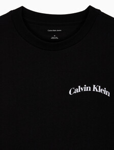 Buy 릴렉스드핏 16S 프론트백 빌딩 티 in color BLACK