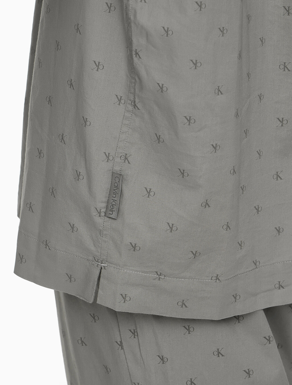 Buy 남성 코튼 포플린 롱슬리브 탑 in color DARK KHAKI