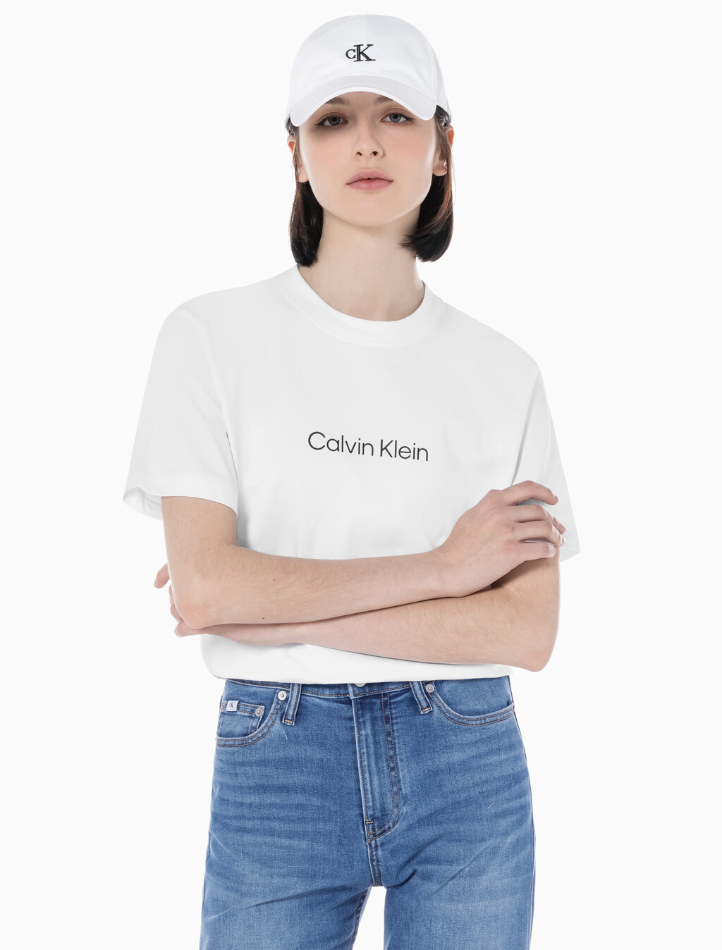 Buy 여성 릴렉스드 스탠다드로고 크루넥 반팔 티셔츠  in color BRILLIANT WHITE