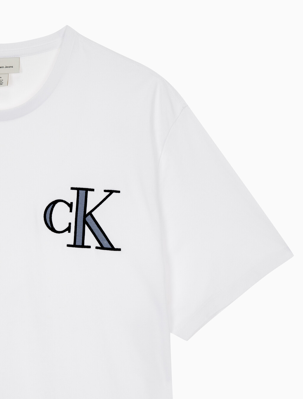 Buy 남성 릴렉스핏 바시티 CK 로고 패치 반팔 티셔츠 in color BRILLIANT WHITE