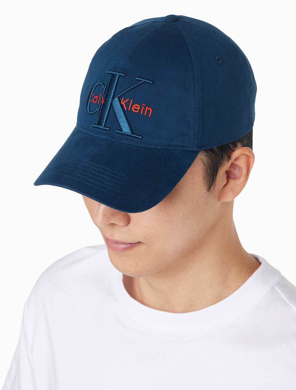 Buy 남녀공용  라지 레이어드 모노그램 자수 로고 볼캡 in color Moonlit Ocean