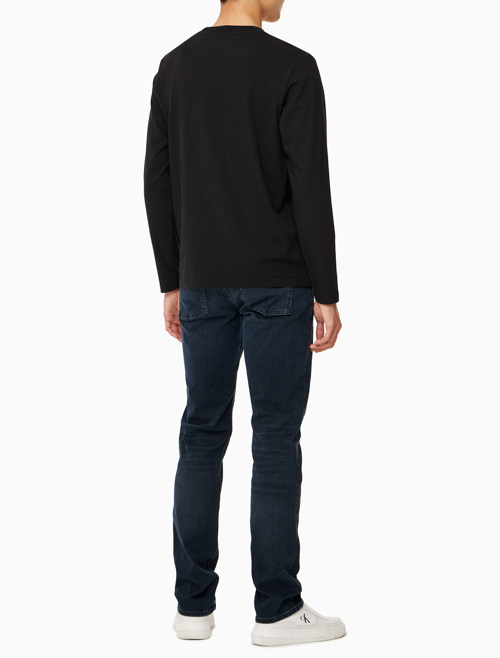 Buy 남성 릴렉스핏 인스티튜셔널 로고 긴팔 티셔츠 in color CK BLACK