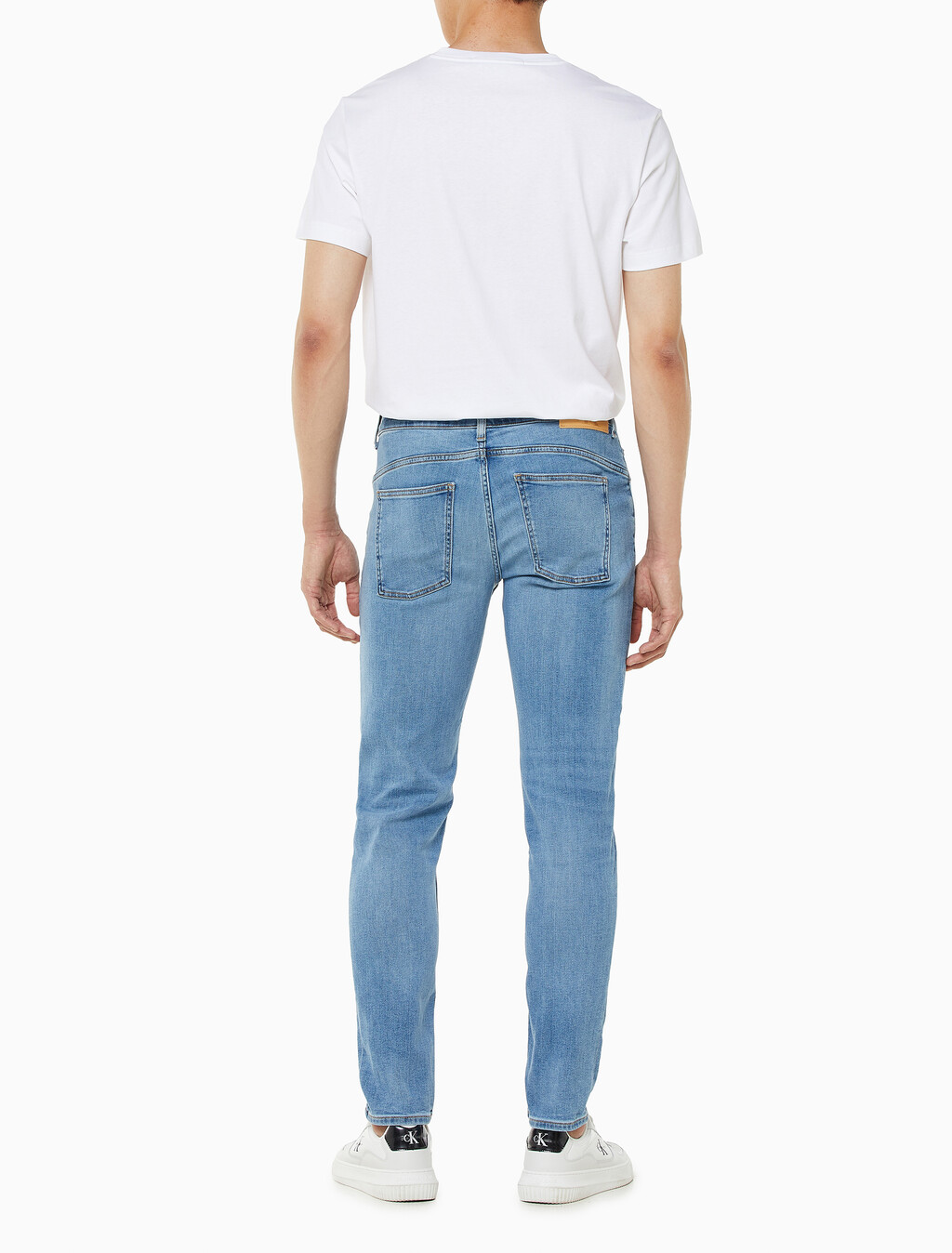 Buy 남성 바디 테이퍼핏 라이트블루 이탈리안 데님 in color CHALKY BLUE