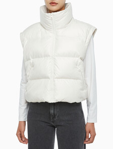 Buy 여성 글로시 디터쳐블 크롭 다운 푸퍼 in color WHITE