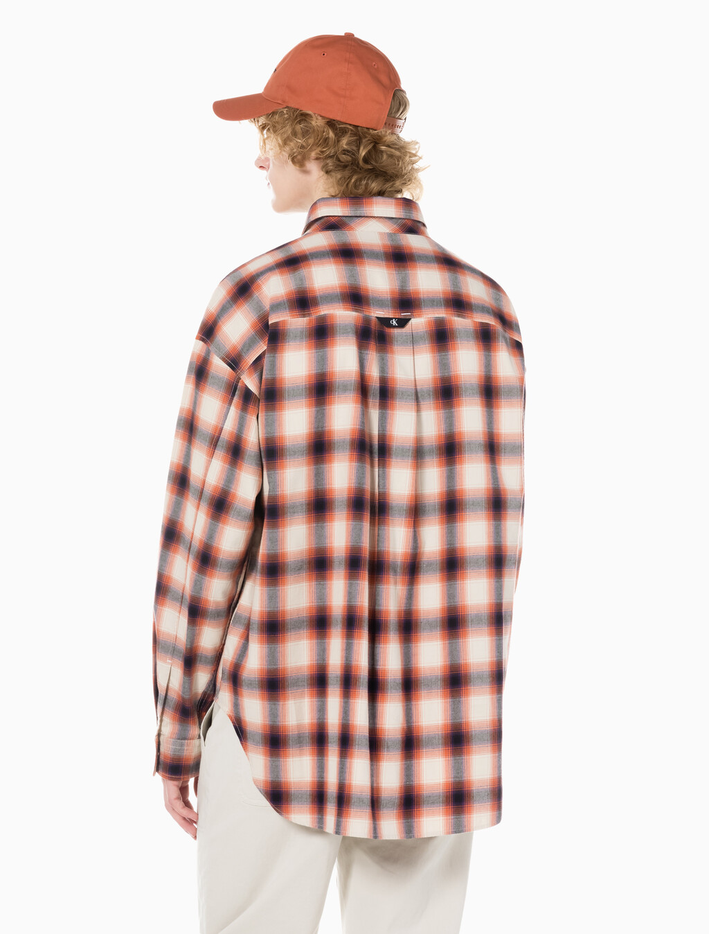 Buy 남성 유틸리티 포켓 체크셔츠 in color BLUR FLORAL_BLACK