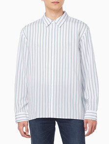 Buy 남성 릴렉스핏 비스코스 나일론 스트라이프 셔츠 in color BRILLIANT WHITE