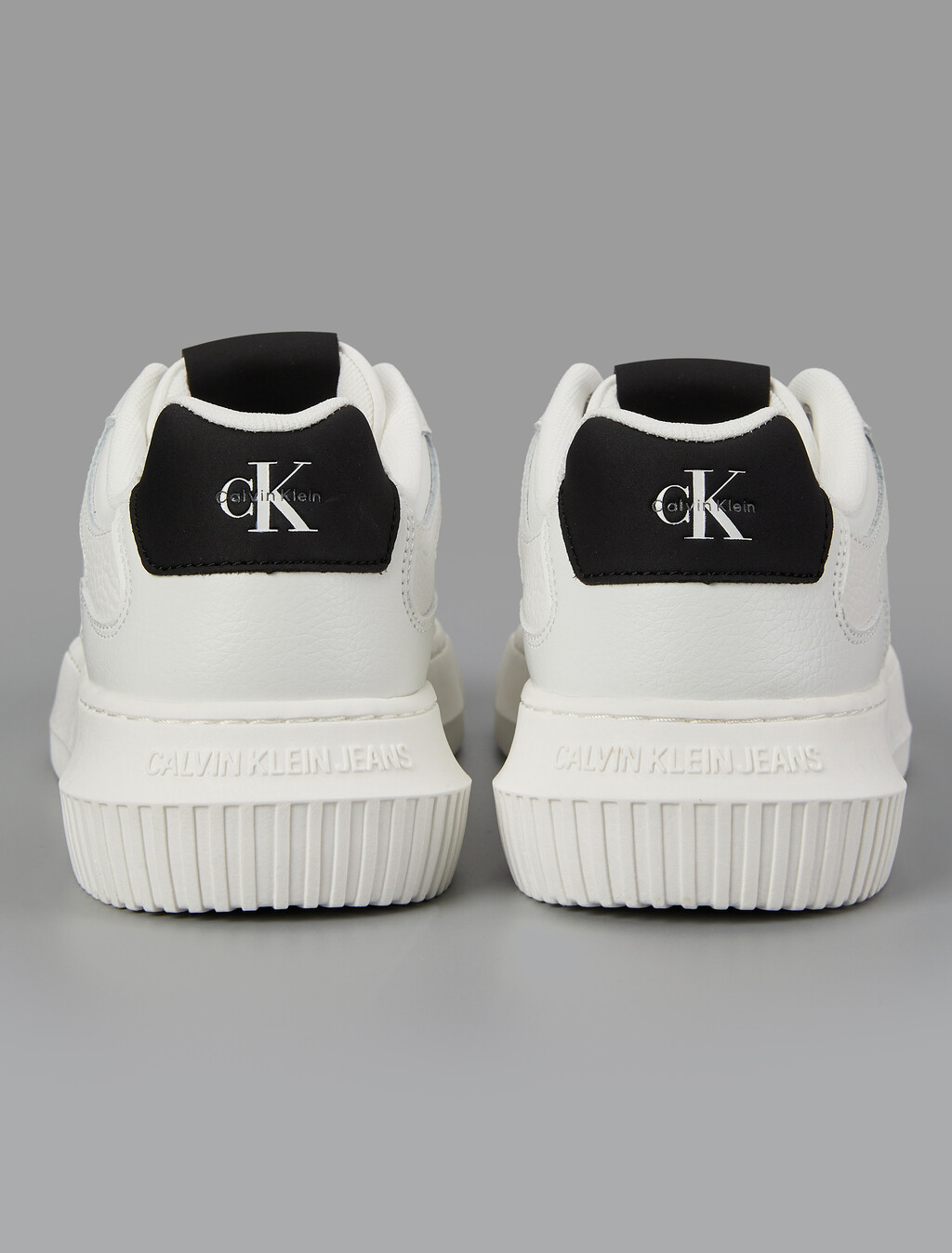 Buy 여성 말모메타 청키 컵솔 레더 in color WHITE