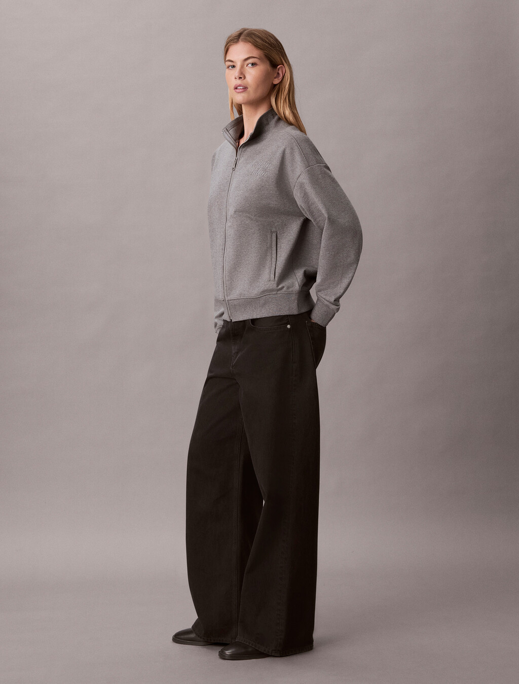 Buy 여성 프렌치 테리 그래픽 풀 집업 in color MEDIUM GREY HEATHER