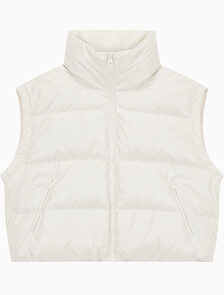 Buy 여성 글로시 디터쳐블 크롭 다운 푸퍼 in color WHITE