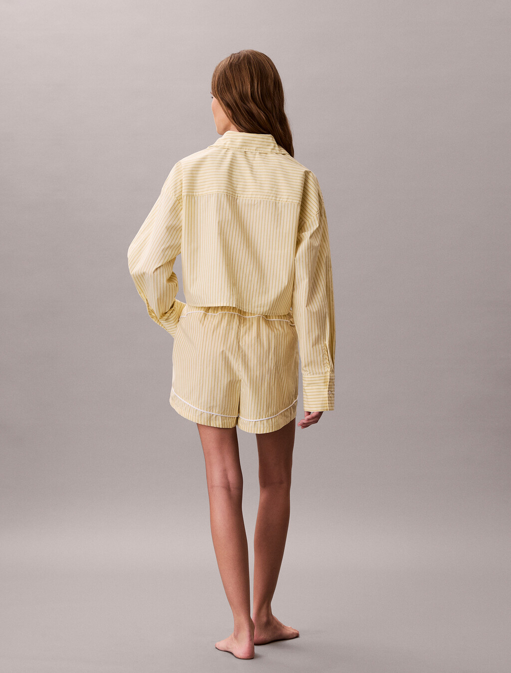 Buy 여성 코튼 포플린 트랙 쇼츠 in color Yellow