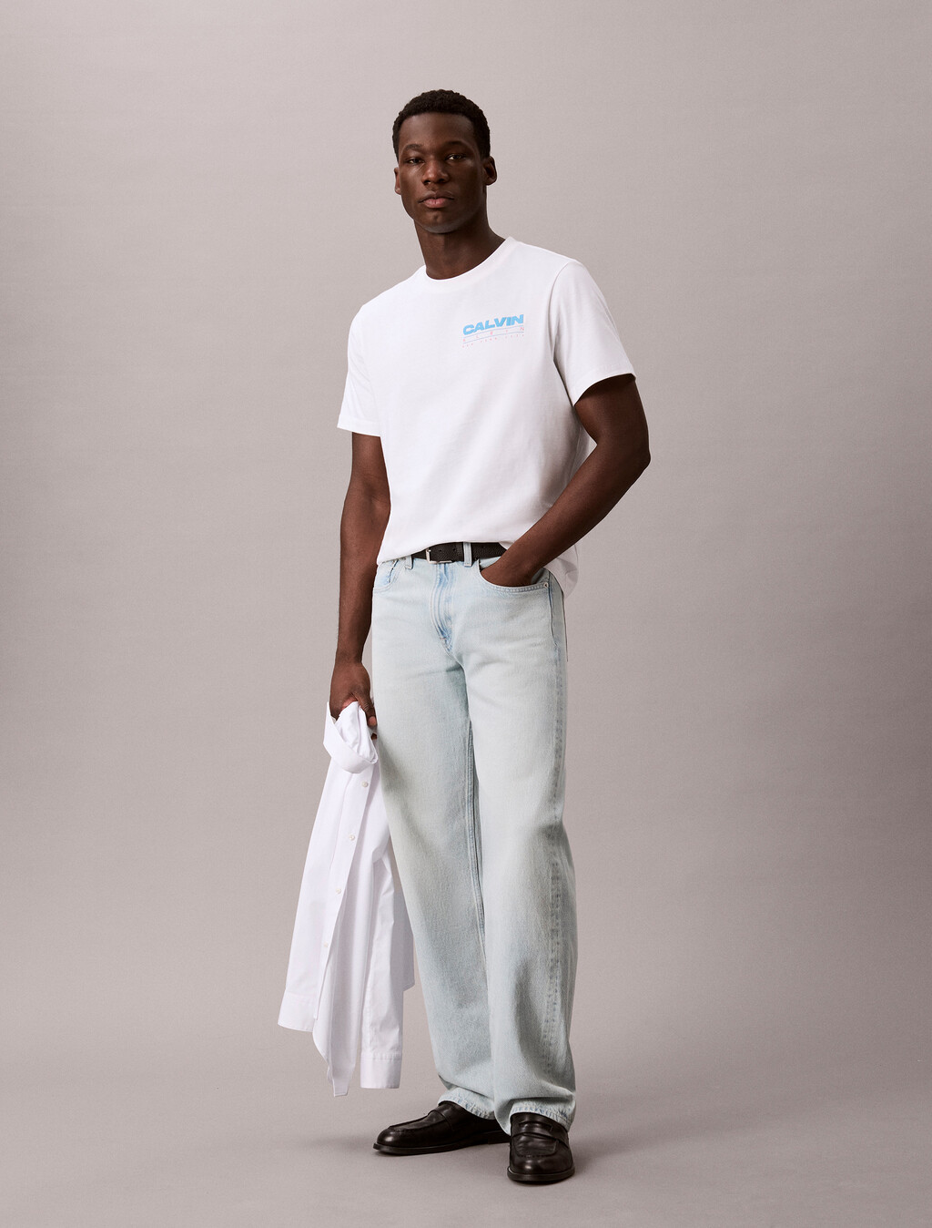 Buy 캘빈 디스크 스택 그래픽 티 in color BRIGHT WHITE
