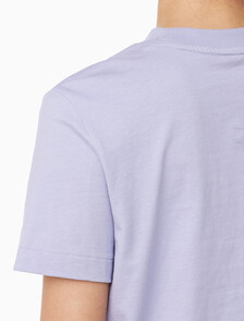 Buy 여성 플럭 로고 반팔 티셔츠 in color LANGUID LAVENDER