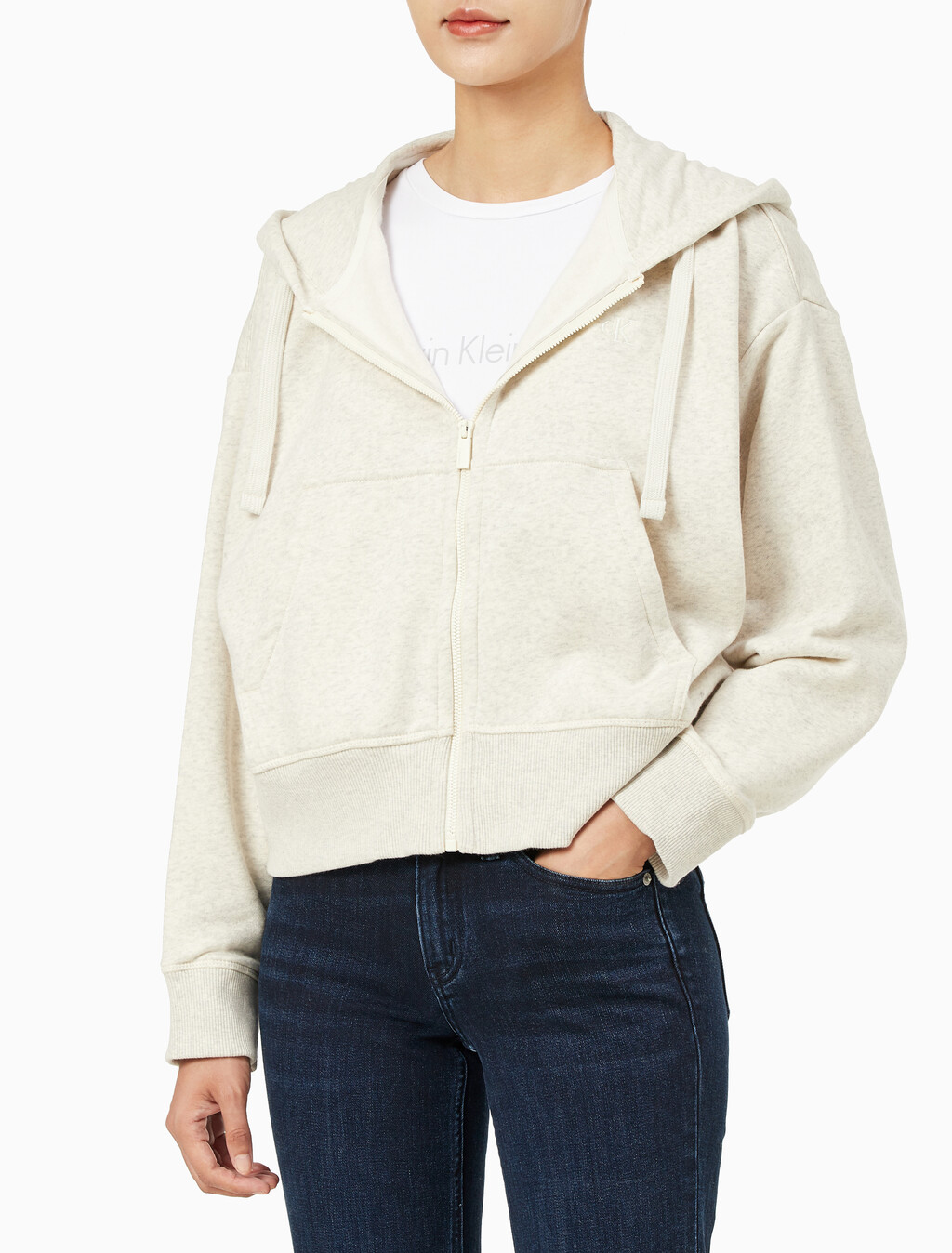 Buy 여성 아카이브 릴렉스핏 CK 스몰 로고 크롭 기모 후드 집업 in color VANILLA HEATHER