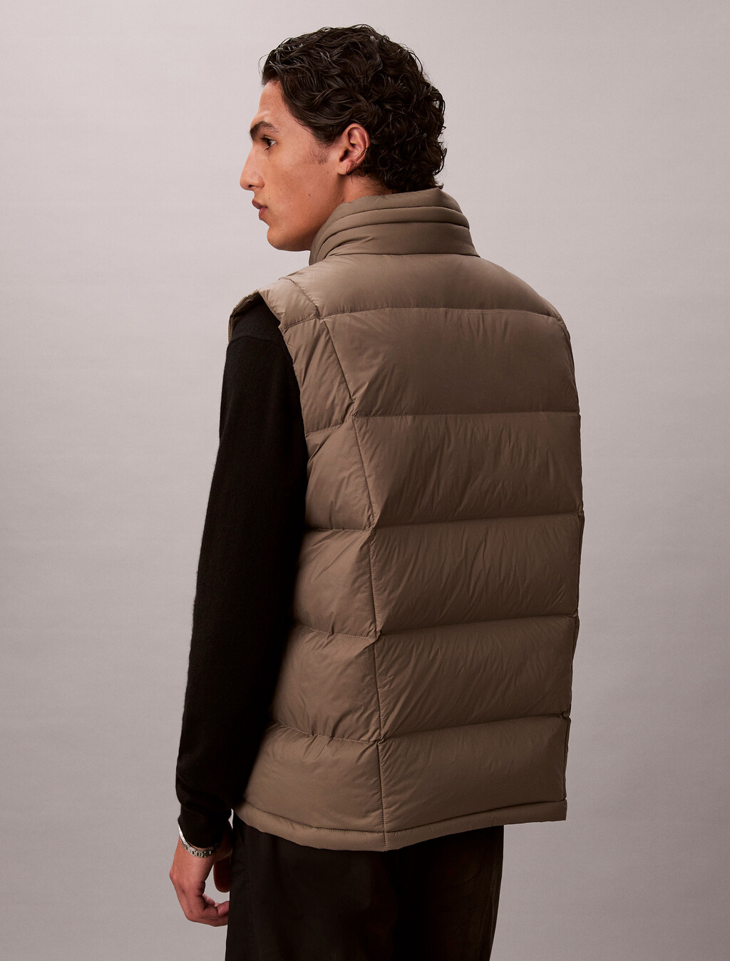 Buy 남성 나일론 퀼티드 푸퍼 베스트 in color BUNGEE CORD