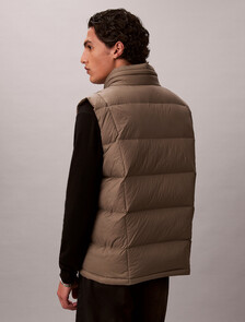 Buy 남성 나일론 퀼티드 푸퍼 베스트 in color BUNGEE CORD