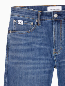 Buy 남성 슬림 스트레이트핏 미드블루 크롭 데님 in color MID BLUE BACK EMBRO