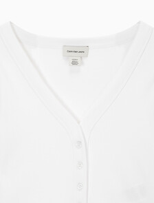 Buy 여성 롱슬리브 우븐 라벨 립 가디건 in color BRILLIANT WHITE