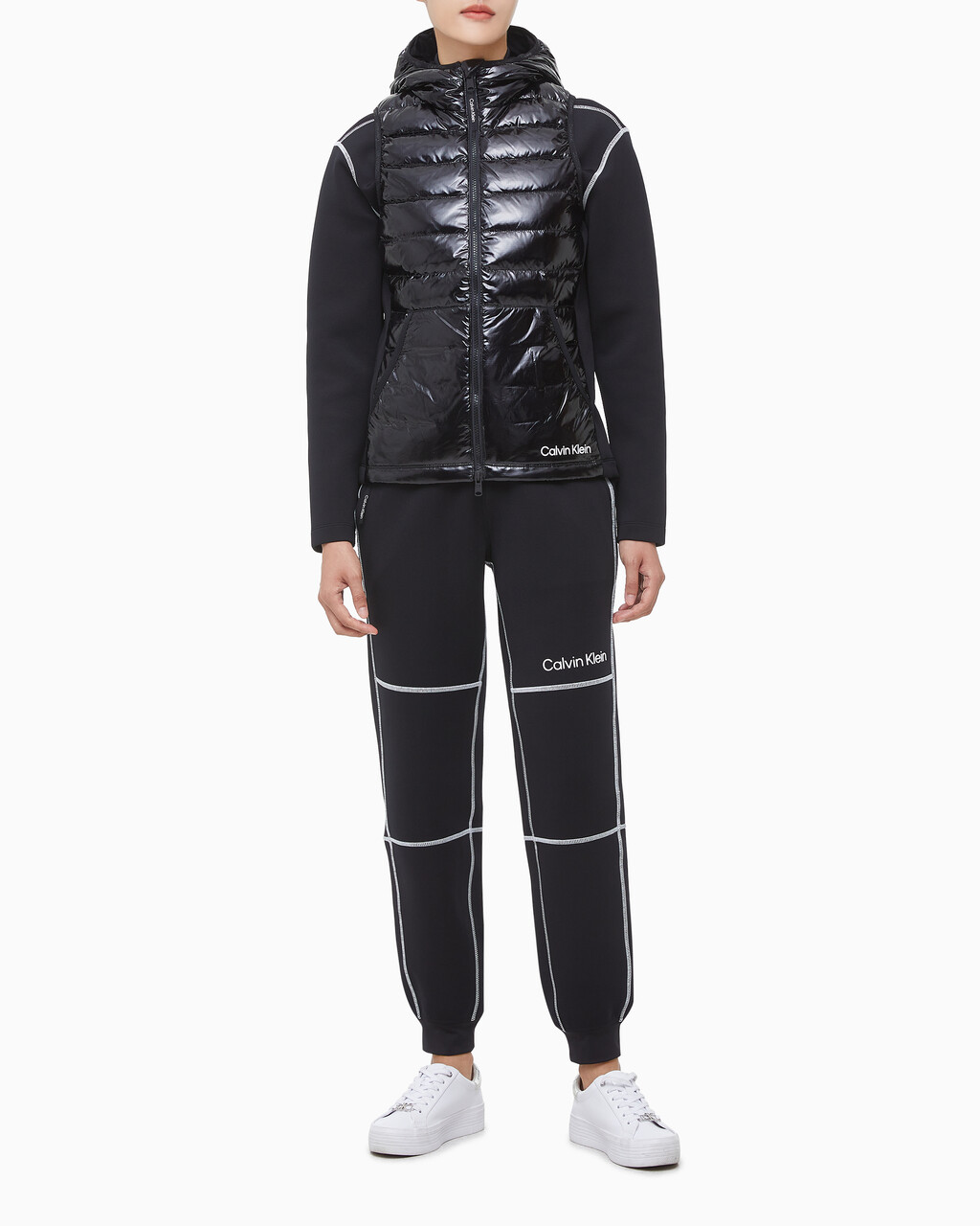 Buy 여성 슬림핏 다운 베스트 in color BLACK