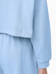 Buy 여성 CK 베이직 라운지 로고 져지 크롭 롱슬리브 in color Light Blue
