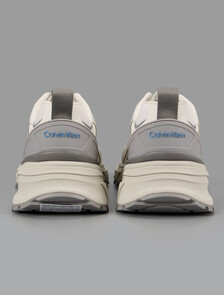 Buy 여성 트레일블레이저 하이크 런 슈즈 in color Ivory