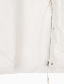 Buy 여성 숏 렝스 스탠드 카라 푸퍼 다운 재킷 in color WHITE