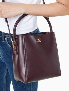 Buy 여성 하드웨어 모노그램 버킷백 in color Burgandy