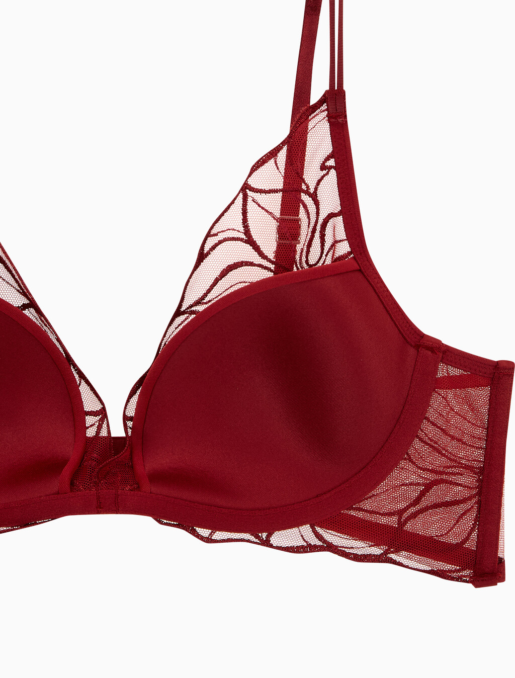 Buy 여성 CK 블랙 플로럴 레이스 AF 플런지 브라 in color Dark Red