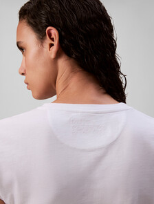 Buy 클래식 케이트 모스 S/S 베이비 티셔츠 in color BRILLIANT WHITE