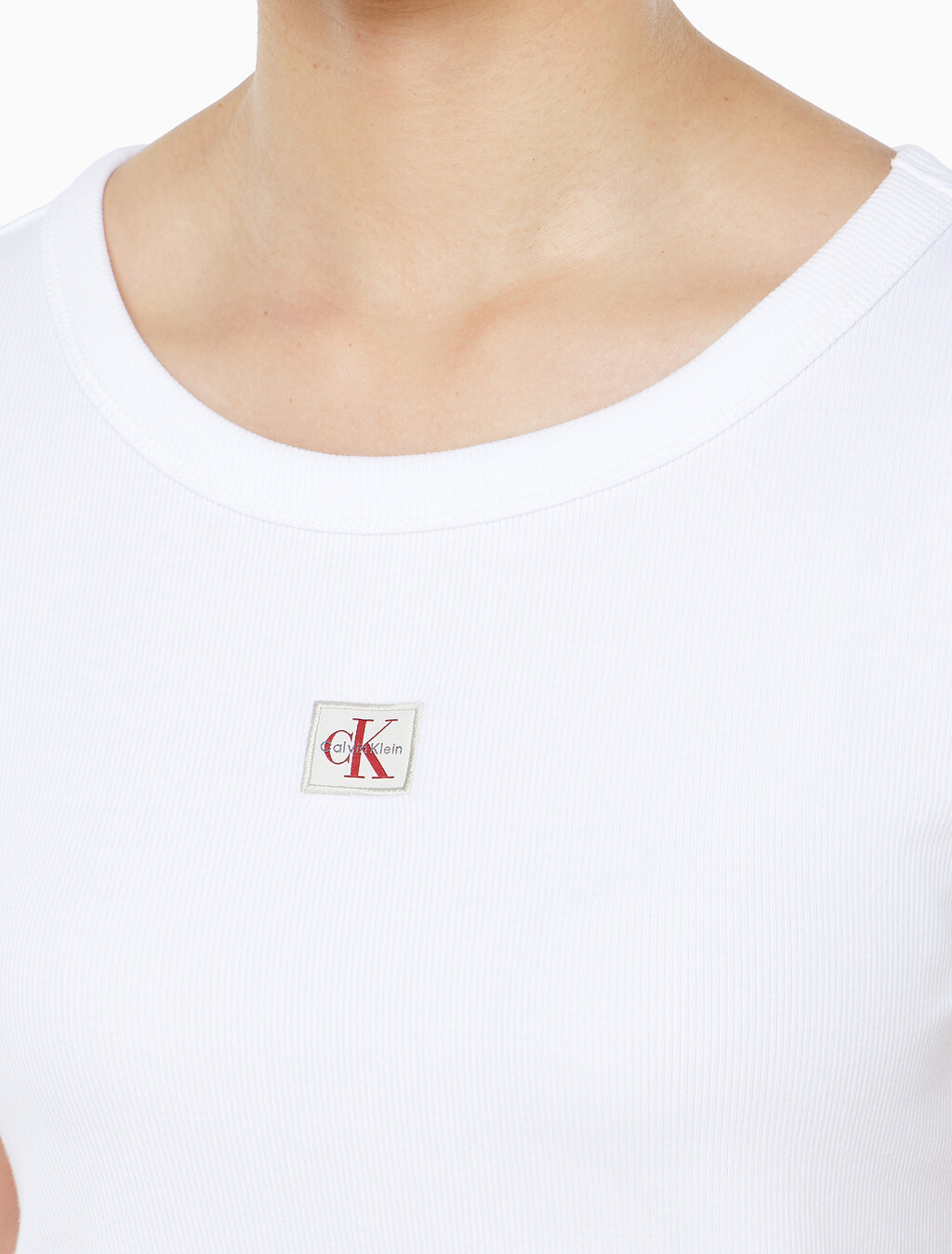 Buy 여성 우븐라벨 립 베이비 티 in color BRILLIANT WHITE