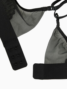 Buy 여성 CK 블랙 지오 레이스 AF 푸쉬업 플런지 (ADD A) in color BLACK