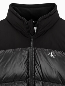 Buy 남녀공용 릴렉스 숏 블로킹 다운 푸퍼 in color CK BLACK