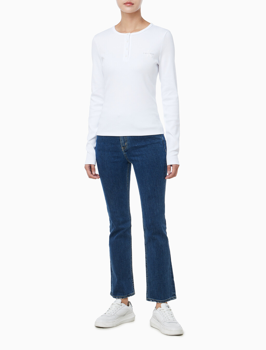 Buy 여성 모노그램 롱슬리브 헨리넥 티셔츠 in color BRILLIANT WHITE