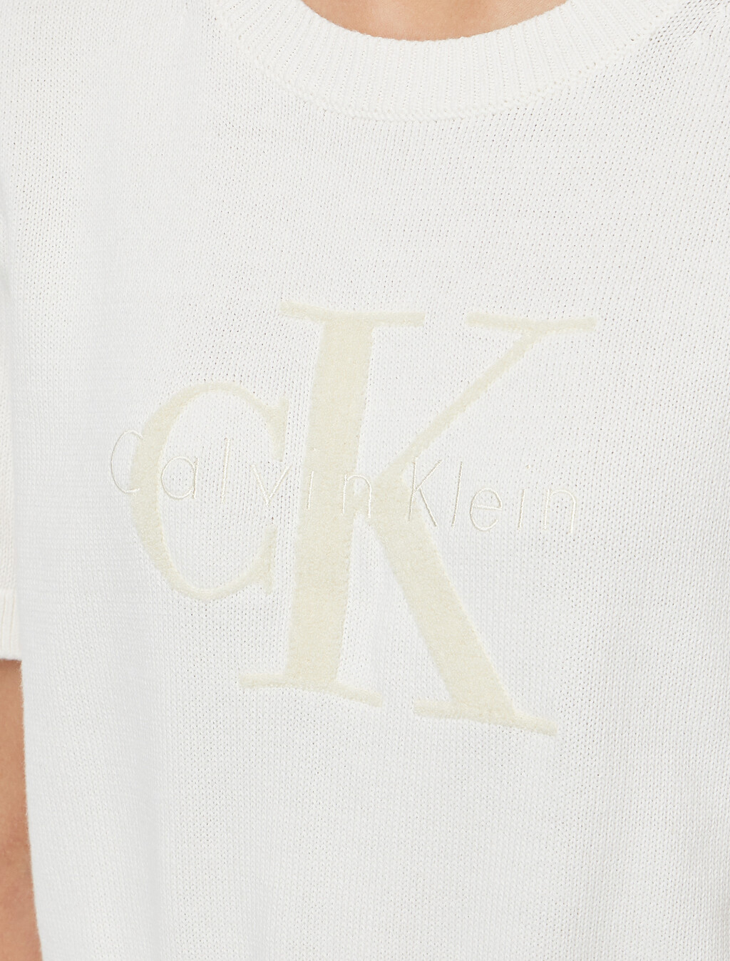 Buy 여성 청키 코튼 그래픽 풀오버 in color ANCIENT WHITE