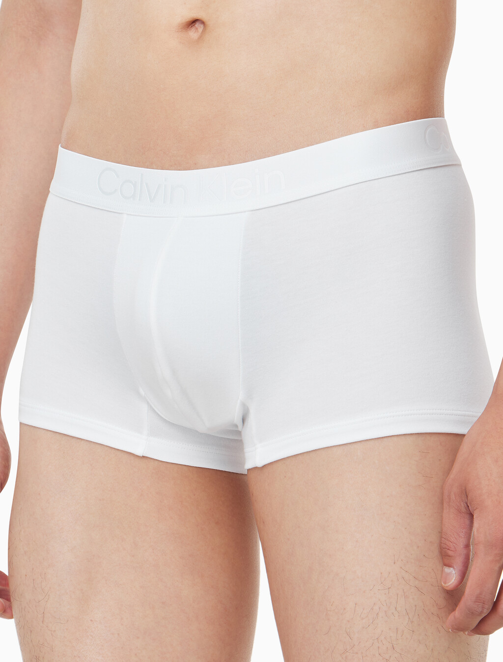 Buy 남성 CK 블랙 코튼 트렁크 in color WHITE