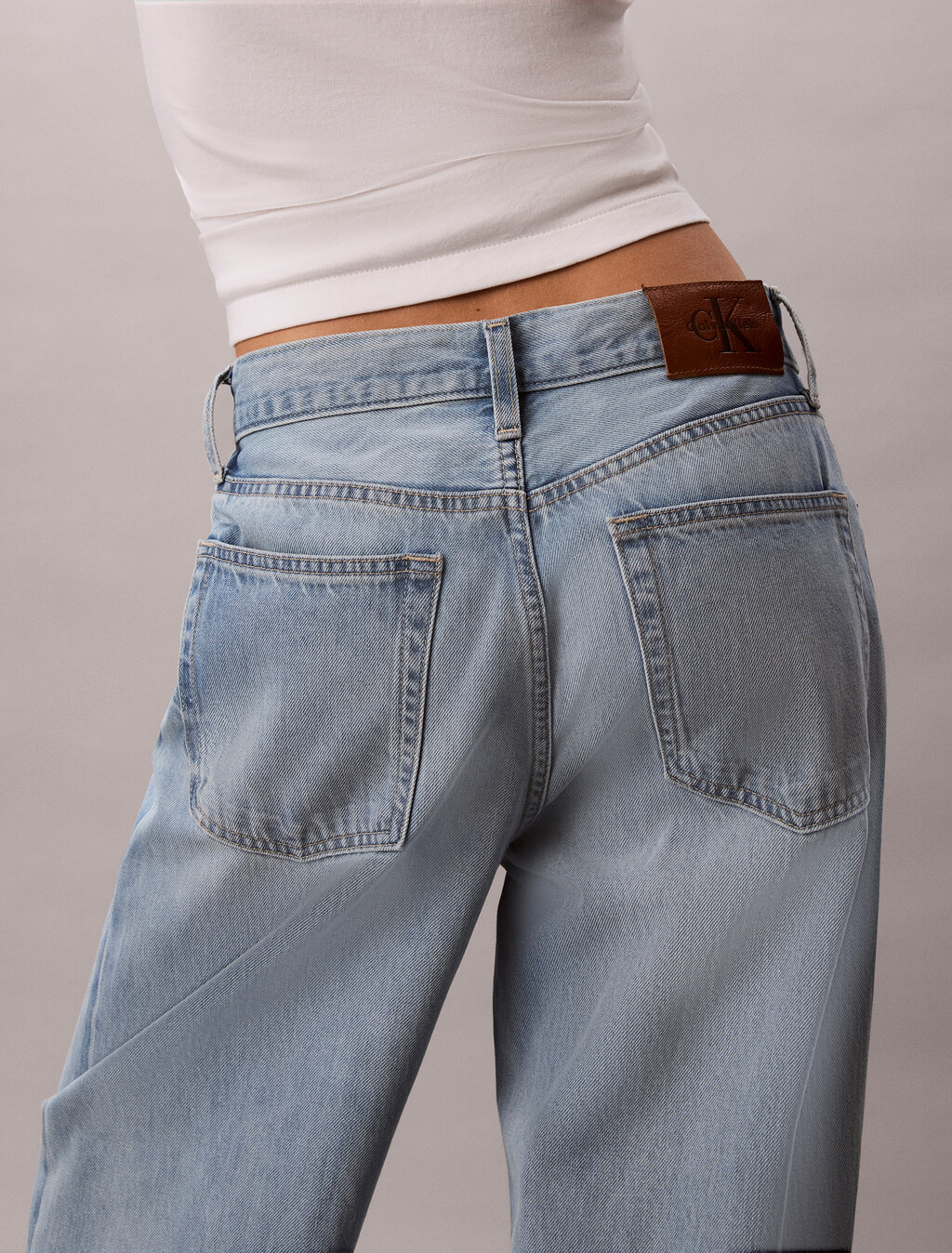 Buy 여성 와이드레그 에코 데님 in color Light Blue