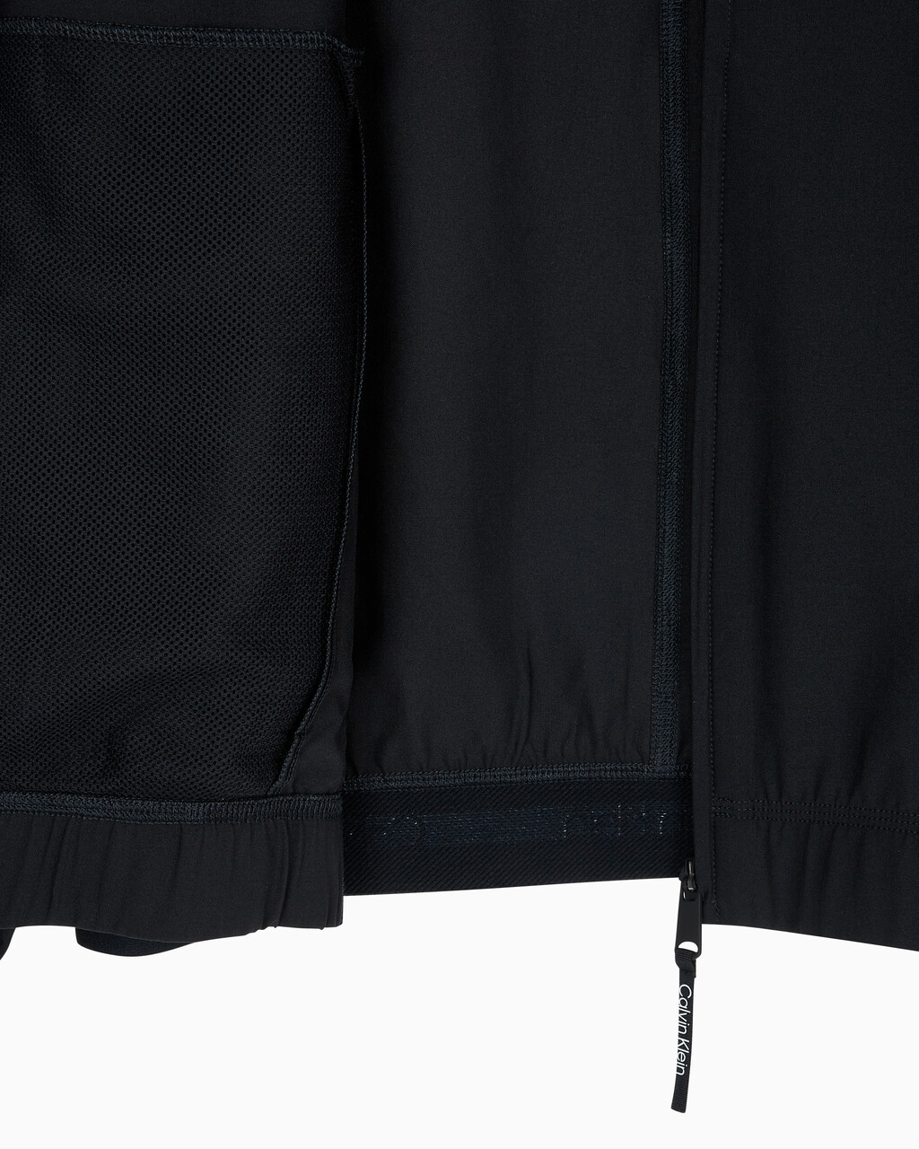 Buy 남성 레귤러 핏 라이트웨이트 윈드재킷 in color BLACK
