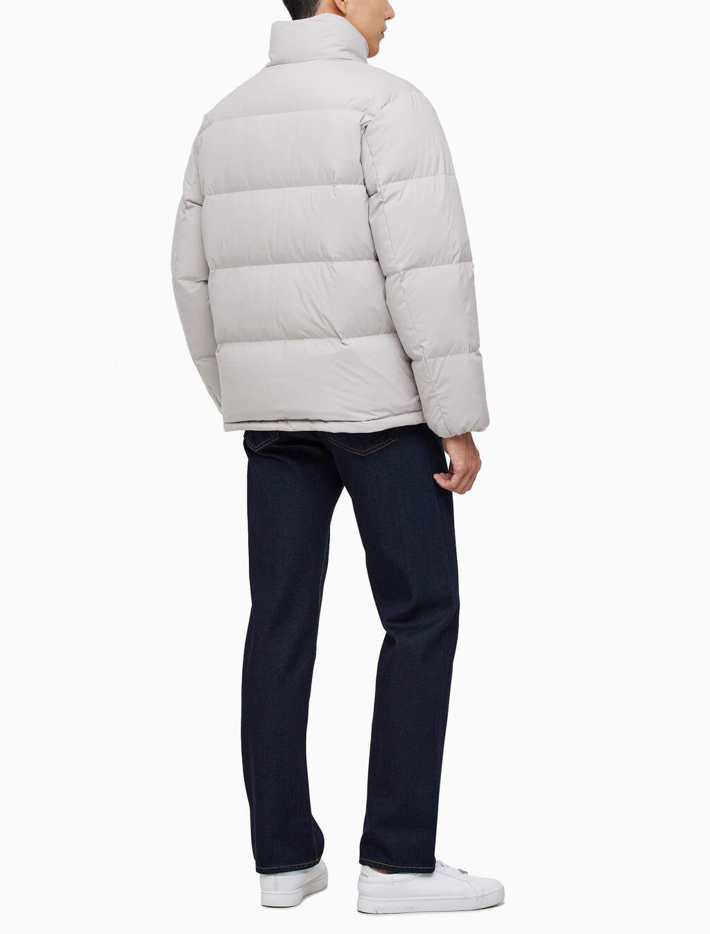 Buy 남성 레귤러핏 스탠드 카라 숏 다운 푸퍼 재킷 in color GREY