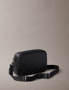 Buy 남성 엠블럼 AOP 디보스 카메라 백 in color BLACK