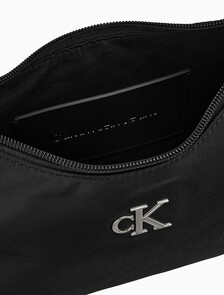 Buy 여성 CKJ 슬릭 숄더 백 in color BLACK