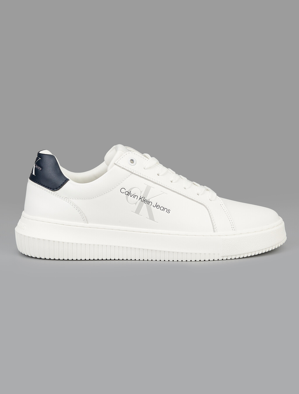 Buy 남성 말모 청키 컵솔 모노로고 스니커즈 in color BRIGHT WHITE