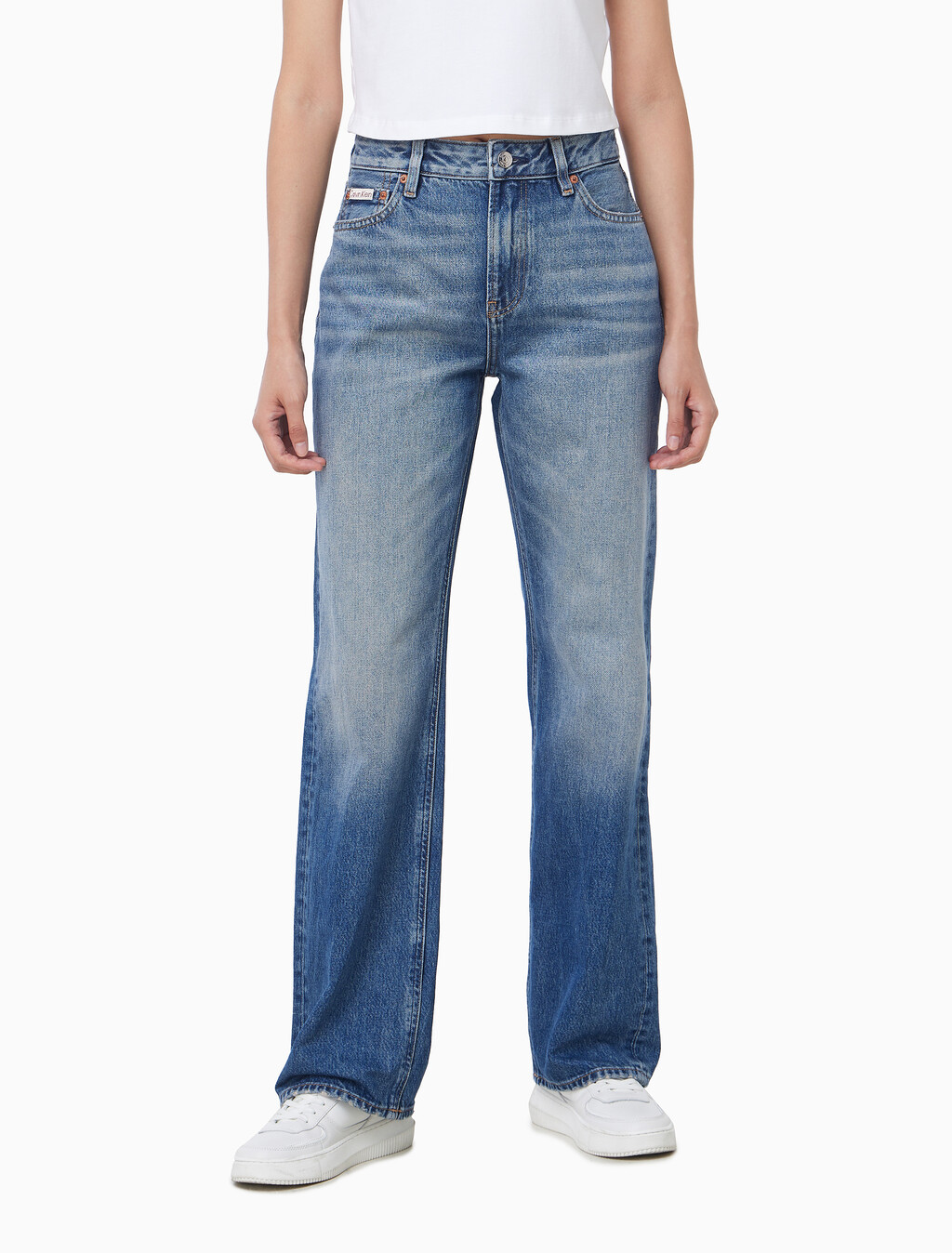 Buy 여성 시그니처 90S 스트레이트핏 미드블루 데님 in color Mid blue