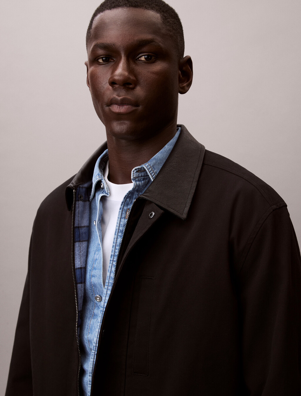 Buy 코튼 캔버스 자켓 in color BLACK