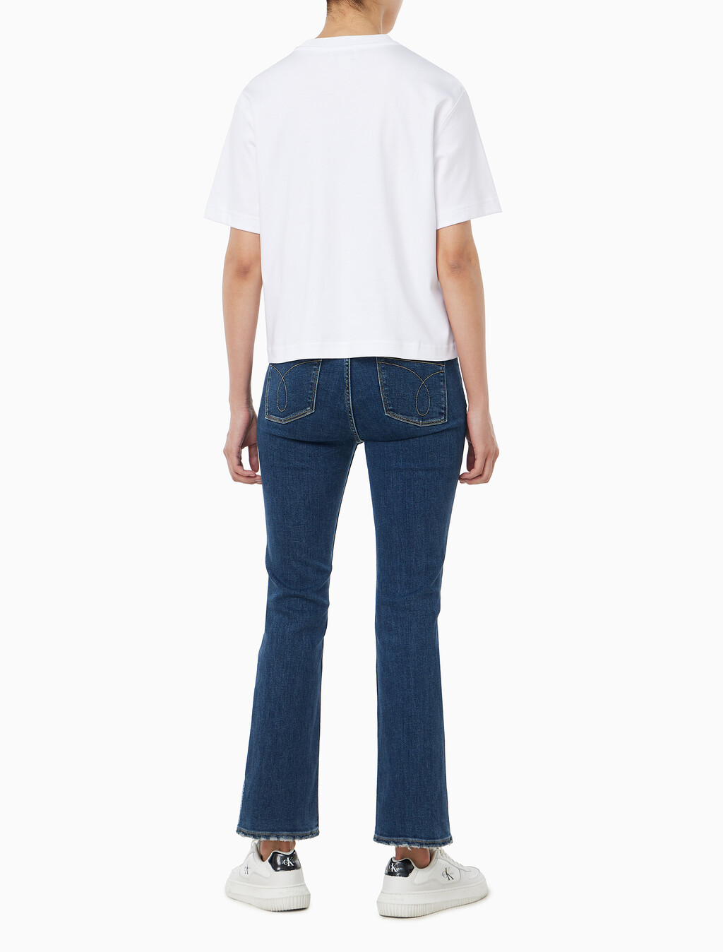 Buy 여성 S/S 투톤 3D 엠브로이더리 로고 티셔츠 in color BRILLIANT WHITE