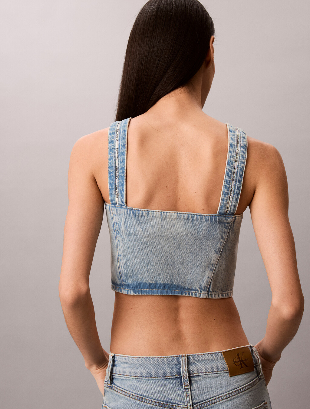 Buy 여성 데님 트러커 탱크 in color Light Grey