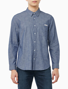 Buy 챔브레이 클래식 셔츠 in color Deep Indigo Blue