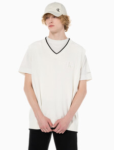 Buy 남성 엠보스드 스웨터 베스트 in color WHITE
