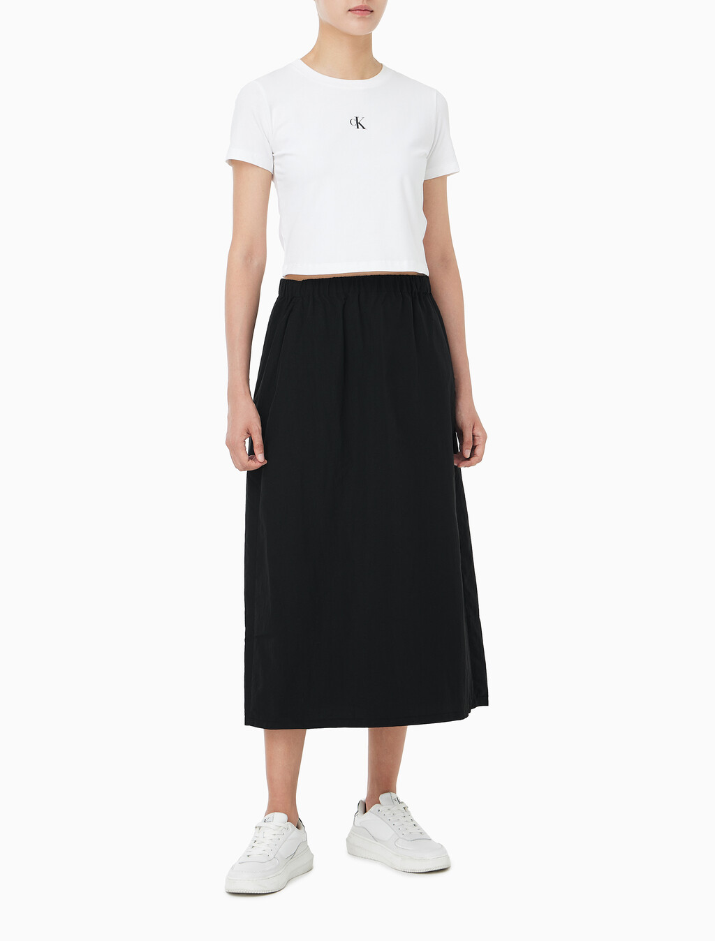 Buy 여성 나일론 블랙 미디 스커트 in color BLACK