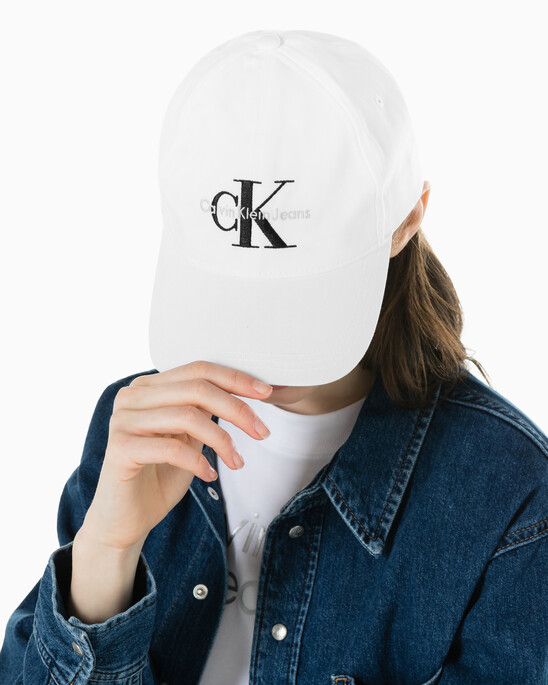 남녀공용 CKJ 모노그램 엠브로이더리 볼캡