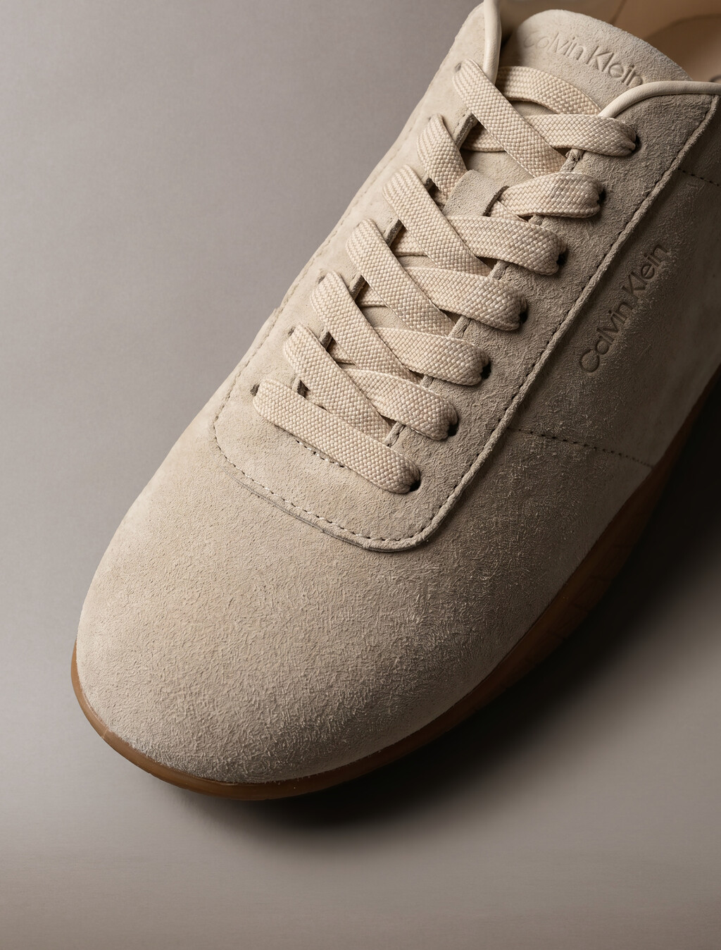 Buy 여성 발레 스니커즈 레더 스웨이드 in color Light Cashew/Gum